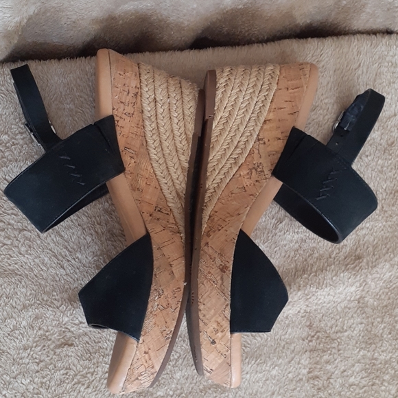 UGG Wedges - Picture 7 of 9